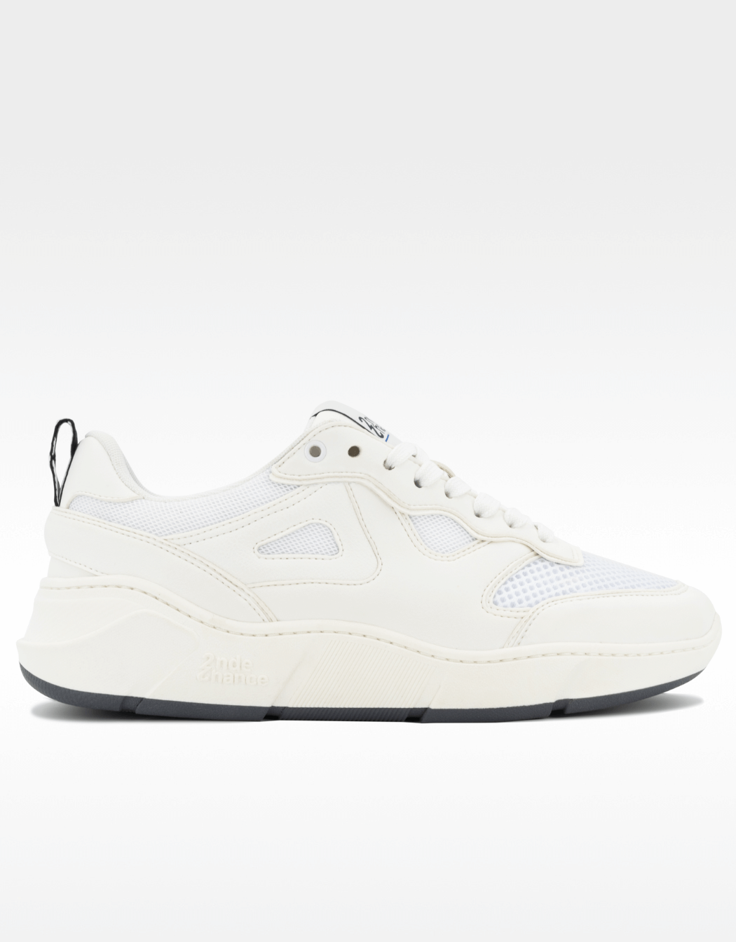 sneakers-neo-loopr3-2ndechance-white-recyclees-recyclable-madeinfrance-ambiance-cote