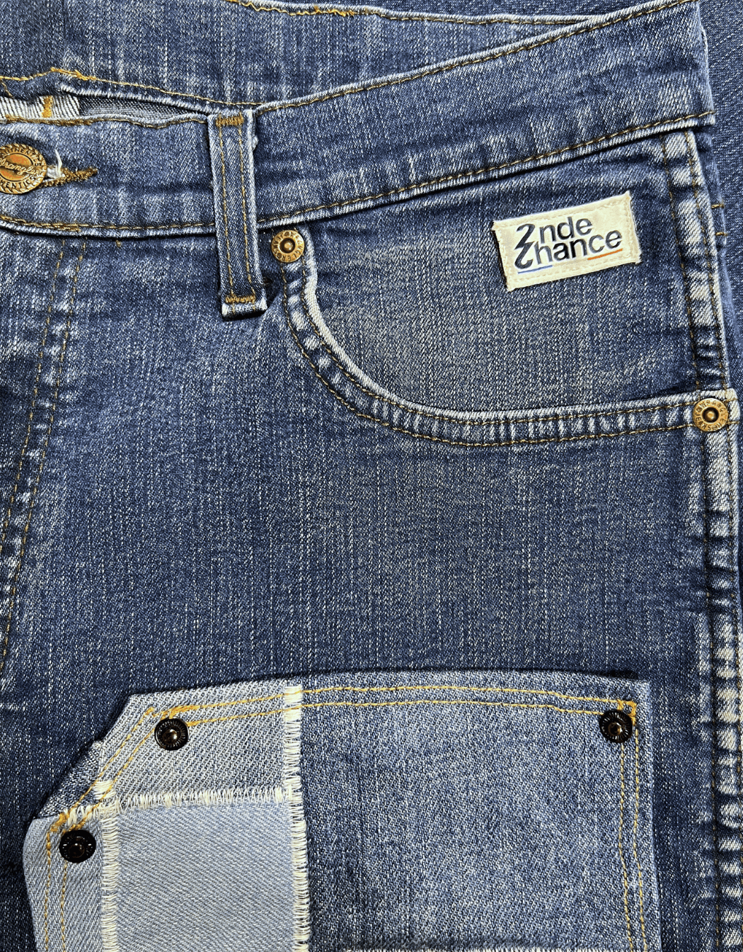 jeans-rework-upcycling-2ndechance-patchworks-artisanat-madeindijon-devant-details